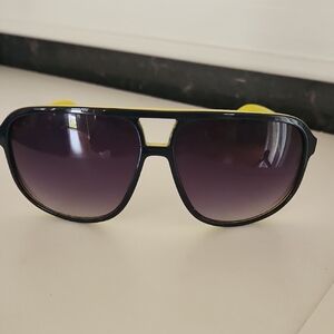 Stylish Black and Yellow Sunglasses